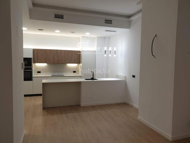 Foto 92db54e7-0ed2-4e48-b355-f1bc548d7a6b. Flat with heating parking pool in Santa Eulàlia Hospitalet de Llobregat (L´)