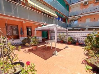 Pis  Iscle soler. Bajos con patio de 90 m2 en cornell.