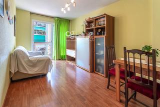 Appartamento  Can serra de. Piso luminoso con terraza en el corazón de lhospitalet  zona can