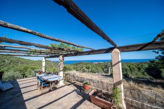 Masia a Cas Catal-Illetes. Rustica en bendinat con 108.000 m2 de terreno