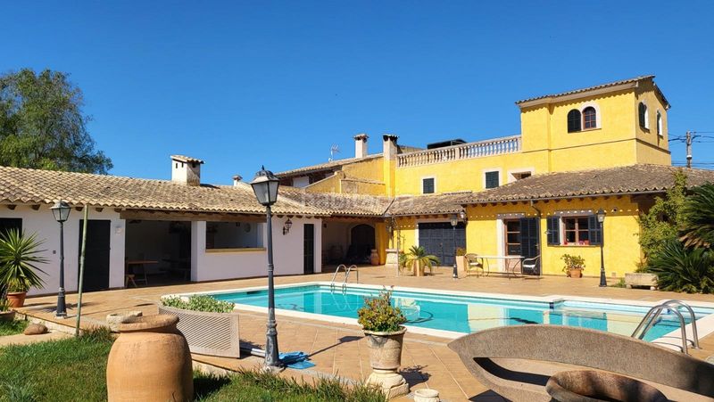 Foto 2e224823-a40d-444f-81db-3154f79527cd. Masia amb aparcament piscina a Santa María del Camí