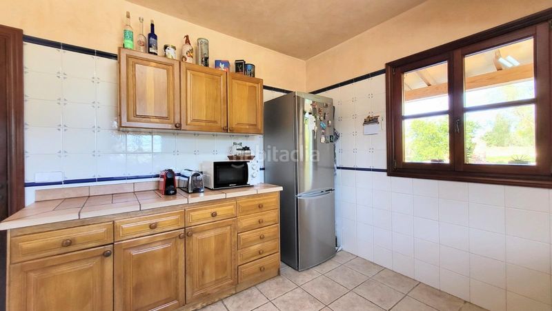 Foto 688dc0c4-61b4-4483-8a3c-57a962f79093. Masia amb aparcament piscina a Santa María del Camí