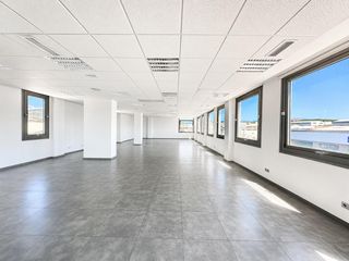 Miete Büro in Son Anglada. Oficina de 180 m2 lista para entrar en can valero  c poima   muy