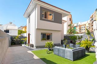 Chalet en Calle de pintor ribera 12. Chalet independiente - santa cruz