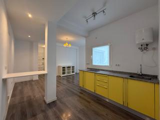 Miete Etagenwohnung  Avenida de san sebastián. Piso en alquiler - centro