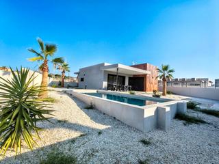 Xalet en Calle amapola 12b. Chalet de obra nueva en los gallardos, almera  amueblado y con