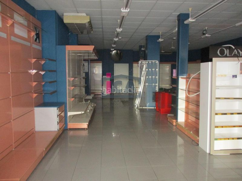 Foto 14754bb3-162b-4d04-b5bf-4f75cef96956. Lloguer local comercial a Centro Cáceres