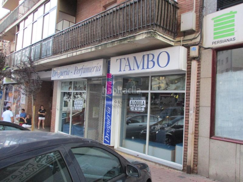 Foto 18912a34-de6a-4f94-954b-f88fa5a9ff39. Lloguer local comercial a Centro Cáceres