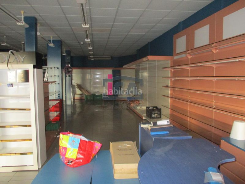 Foto 590be71f-59fe-4c9e-be94-4a4c011e1e05. Lloguer local comercial a Centro Cáceres