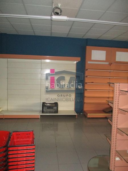 Foto 9d1d44f9-70d8-4524-a2cc-f83e6b840679. Lloguer local comercial a Centro Cáceres