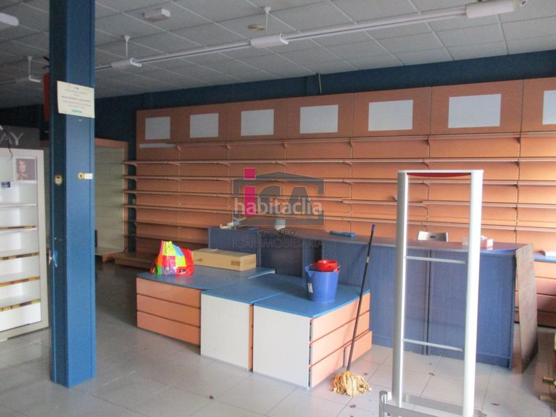 Foto a2130709-9494-4d2d-8a9a-86c33cd47b53. Lloguer local comercial a Centro Cáceres