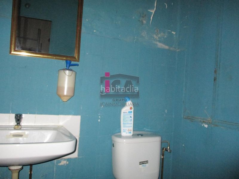 Foto f8868715-f580-499e-9250-3059886a843a. Lloguer local comercial a Centro Cáceres