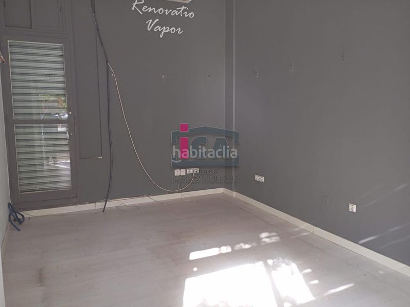 Foto f3e280d2-b3b9-4d0a-a298-b23a21e8ec0e. Local comercial en Centro Cáceres