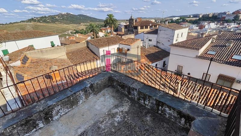 Foto 567084ac-ff10-44fe-8641-6423a2eadddf. House with heating in Casco Antiguo Cáceres