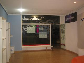 Local Comercial en AVDA DE ESPAÑA (PLAZA DE LOS MAESTROS)