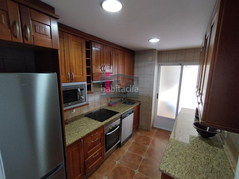 Foto 89fc6972-0a7a-450b-8179-d411655c5382. Rent flat with heating in Casco Antiguo Cáceres