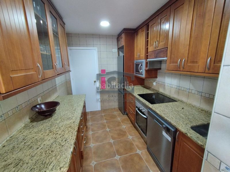 Foto c1b82de2-ebd9-49d1-a5c6-8e6c1699d2f5. Rent flat with heating in Casco Antiguo Cáceres