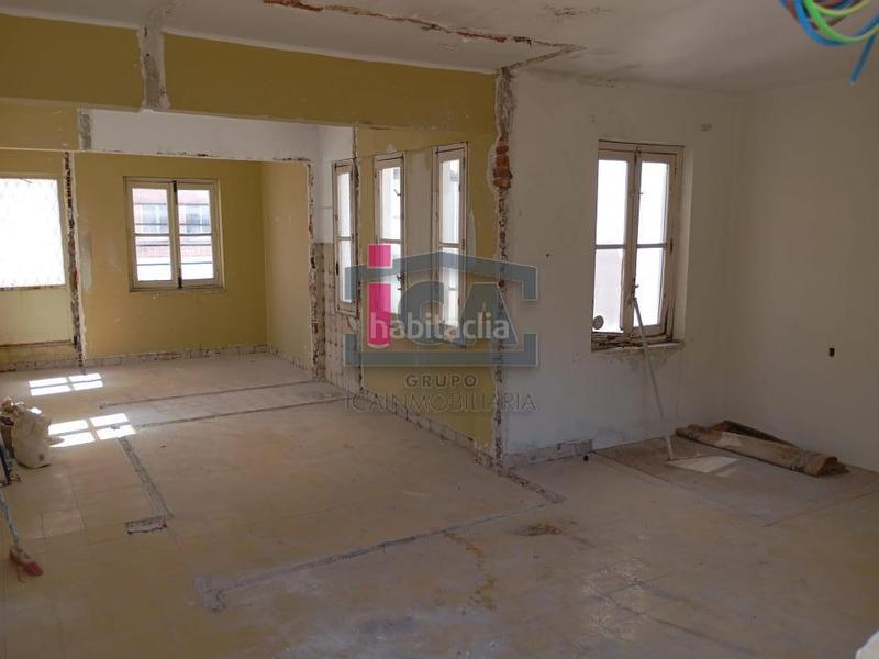 Foto a23399fd-05d1-4dd4-b1e2-c85d8a9c1011. Ático en Centro Cáceres