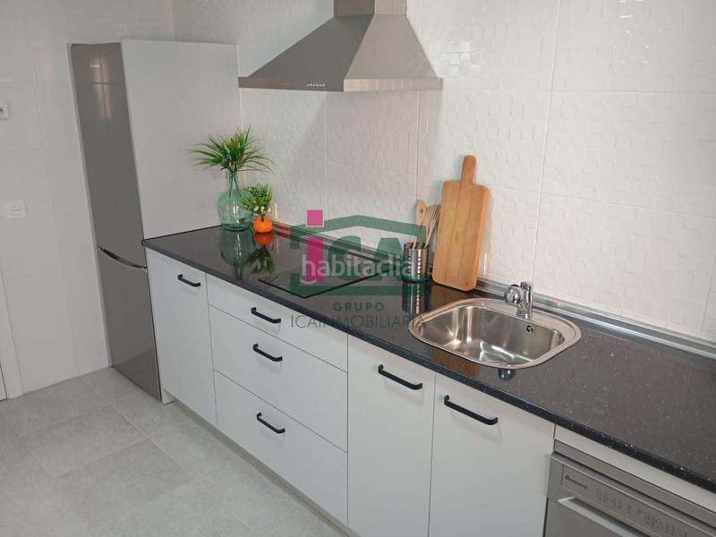 Foto 4b5f1ca3-d83d-4b1f-9c28-4a110fa182fa. Location appartement avec chauffage piscine dans nuevo Cáceres Cáceres