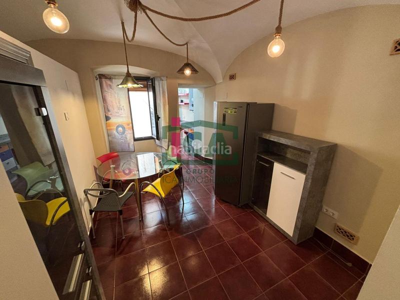 Foto d8f39bdc-d0d5-4ed5-93bc-072a1d891906. Apartament amb calefacció a Casco Antiguo Cáceres