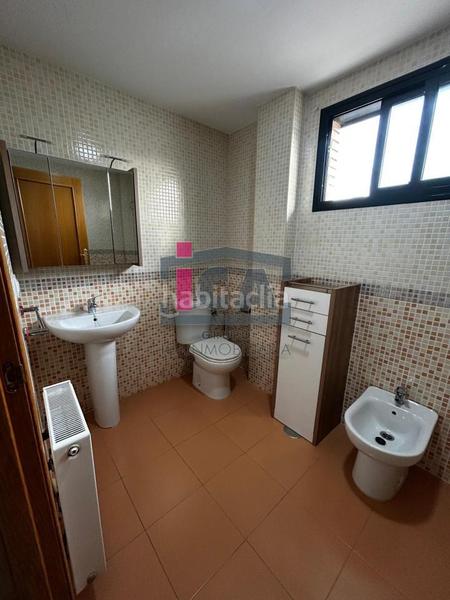 Foto 16c762eb-f420-437f-8e6b-b62a693ec30a. Lloguer casa adossada amb calefacció aparcament a Cáceres