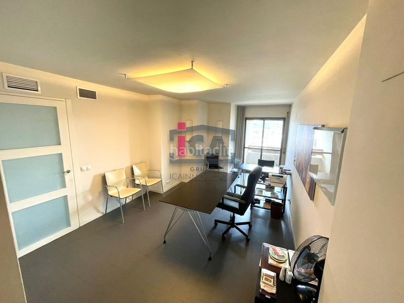 Foto ec749cba-69d3-46b4-8836-ce741fcec533. Apartament amb calefacció piscina a Centro Cáceres