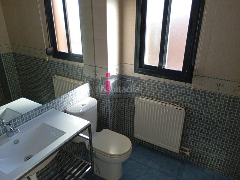 Foto b0ce2d61-8476-482b-8a78-455e0b6fd807. Affitto appartamento con riscaldamento parcheggio piscina in Cáceres