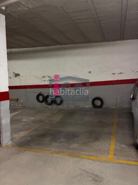 Foto c6de25a3-5f6a-48fb-b25d-456e21d51e58. Car parking in Casco Antiguo Cáceres
