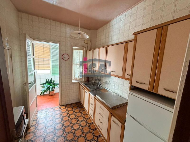 Foto d4a9f8fd-13a1-4f66-81ba-c5c5ef9b6239. Flat with heating in Centro Cáceres