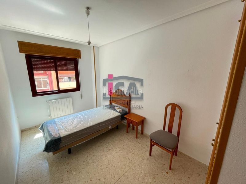 Foto d3f902bf-6bd2-490e-a59d-e3b83fe8ebbb. Rent flat with heating parking in Centro Cáceres
