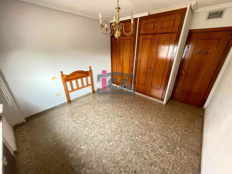 Foto a24b7bcf-ce79-4923-bce7-ef254d98c409. Piso en Centro Cáceres