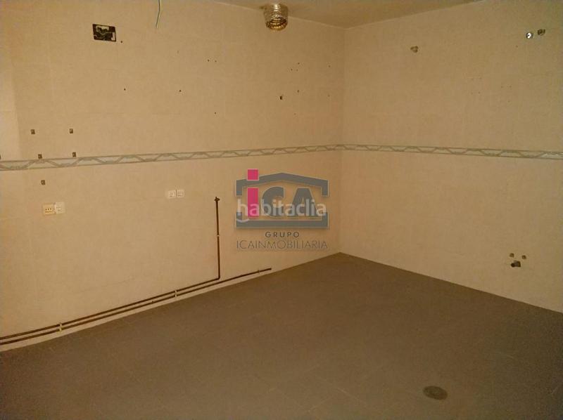 Foto 0bec2dce-4255-47b4-a603-a1d138c013f0. Alquiler local comercial en Ruta de la Plata Cáceres