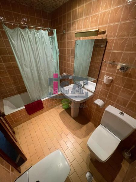 Foto b8b5a38c-4d83-4eb8-a106-0d9837d1194b. Rent flat with heating in Centro Cáceres