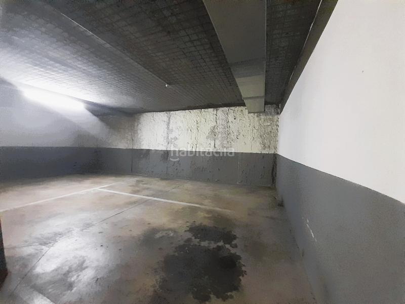 Foto 72690627-4abb-4e92-bccd-d9ea99d36e55. Parking voiture dans Navas Barcelona