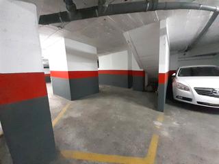 Lloguer Aparcament cotxe a Fort Pienc. Gran plaza de parking para coche y moto