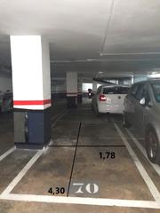 Lloguer Aparcament cotxe a La Sagrera. Plaza para 2 motos