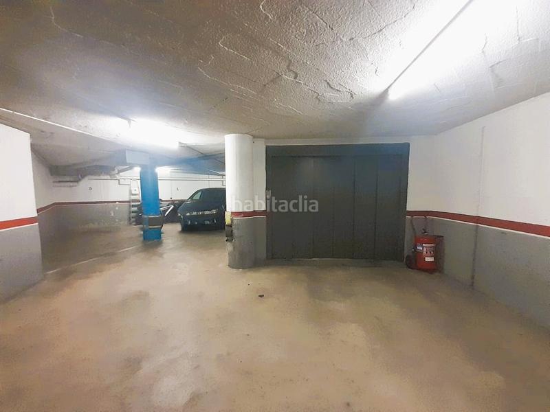 Foto b5e6dfcb-6cf1-4f90-ba40-c2b2d8afe4fa. Car parking in Navas Barcelona
