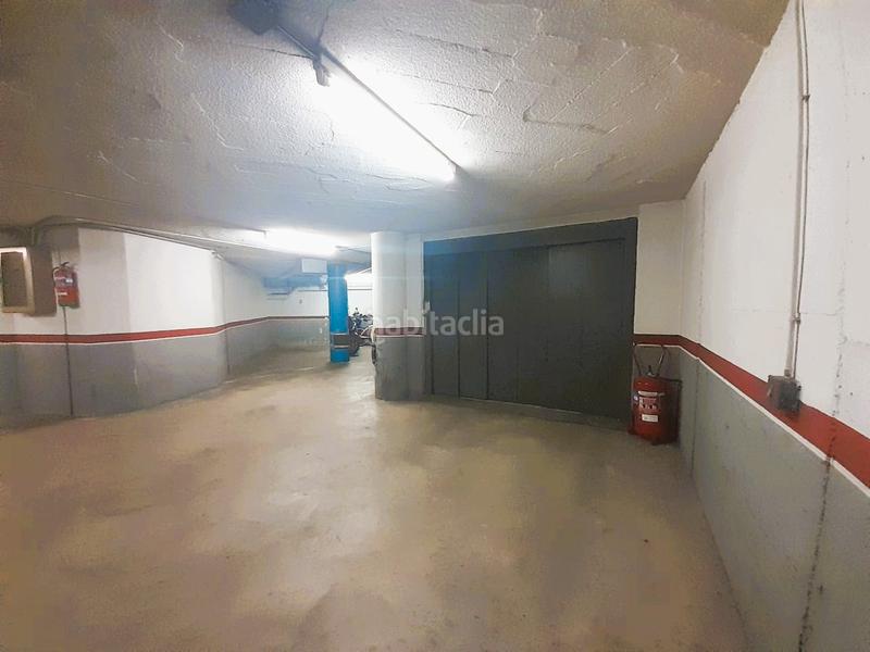 Foto fa6ea7e6-eb3b-4de6-8fae-57bc4bd432b6. Car parking in Navas Barcelona