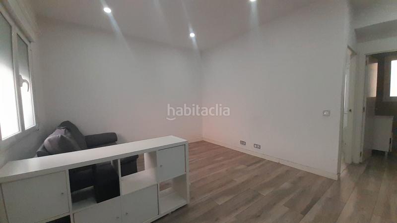 Foto 304e110f-b178-4a7a-af23-105d50425743. Alquiler piso acogedora planta baja semiamueblada en Barcelona