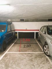 Lloguer Aparcament cotxe a Carrer de biscaia 378. Parking para coche pequeño o 2 motos