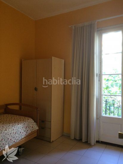 Foto 8ea4781b-7c36-48a8-bc35-e7ec033ff760. Local comercial amb calefacció a Dreta de l´Eixample Barcelona