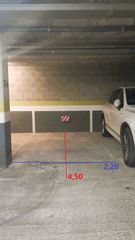 Lloguer Aparcament cotxe  Carrer de la indústria. Parking para coche de fácil acceso y maniobrabilidad