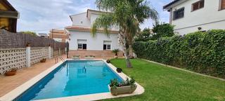 Chalet dans Segur de Calafell Nucli Urb. Casa a los cuatro vientos en el centro de segur