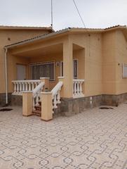 Chalet  Carrer enturi. Chalet independiente  una sola planta urbanizacion  nou vendrell