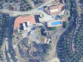 Casa  Diseminados chozas (diseminado). Gran finca de 463 m con piscina, 4 dormitorios y vistas al mar