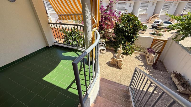 Foto 463e925a-4b93-4d4f-9307-023bb0b66eb1. Casa adosada en Playa Muchavista Campello (el)