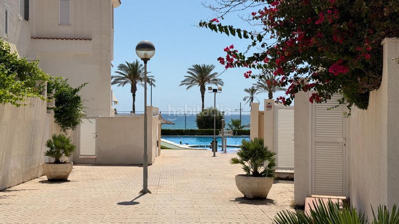 Foto 8d4d01d6-70df-42e7-9fbd-db28e7985db3. Reihenhaus mit parking pool in Playa Muchavista Campello (el)