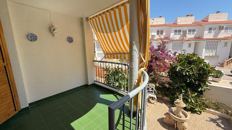 Foto fddbd7b5-bd56-4f1f-a7ed-1c7c09b6f876. Semi detached house with parking pool in Playa Muchavista Campello (el)