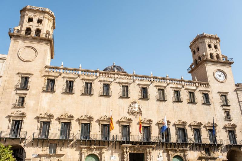 Foto 4a3c3cab-9462-40e8-98c6-42c31914c1ac. Alquiler piso en Barrio del Centro Alicante