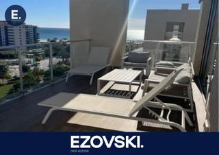 Miete Dachwohnung in PAU 5. Exclusivo ático de alquiler en residencial itaca. disponible des